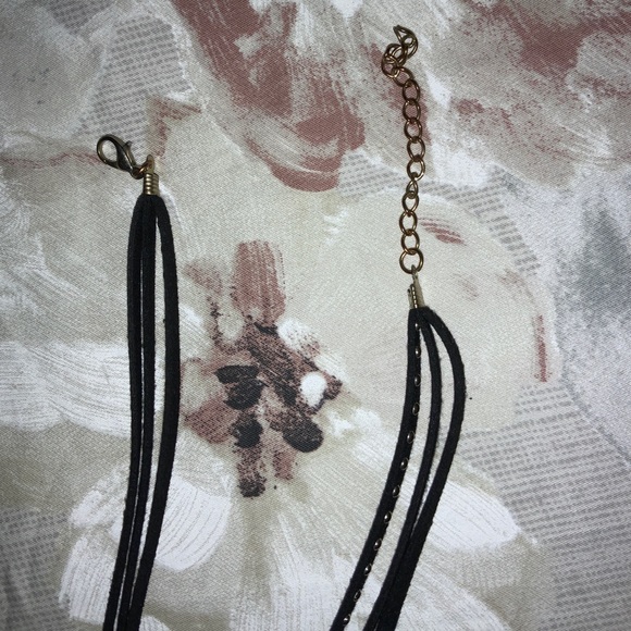 NEW! Three-Layered Stud Pendant Choker - Picture 7 of 10